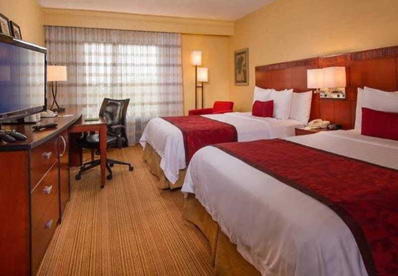 คอร์ตยาร์ด เซคอคัส เมดโดว์แลนด์ Hotel ซีคอคัส ภายนอก รูปภาพ