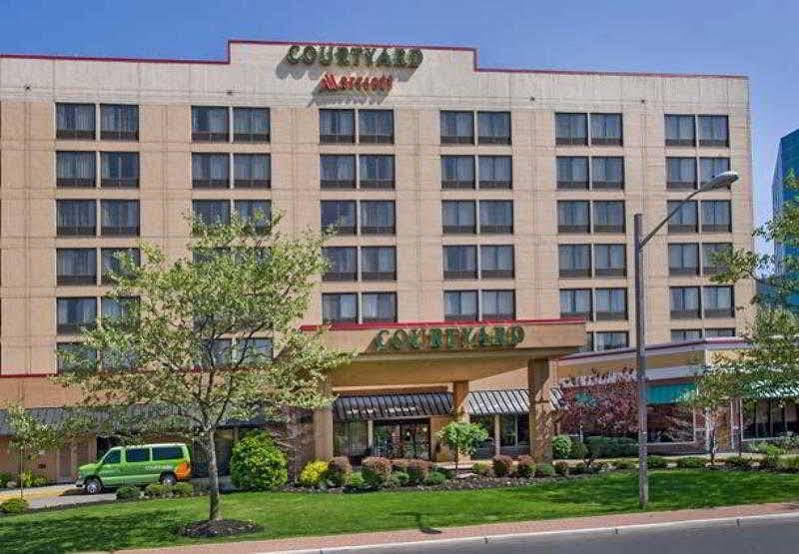 คอร์ตยาร์ด เซคอคัส เมดโดว์แลนด์ Hotel ซีคอคัส ภายนอก รูปภาพ