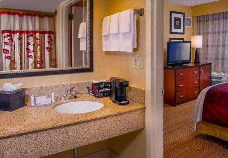 คอร์ตยาร์ด เซคอคัส เมดโดว์แลนด์ Hotel ซีคอคัส ภายนอก รูปภาพ