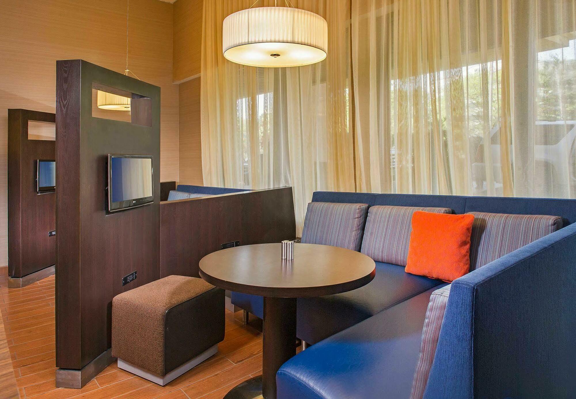 คอร์ตยาร์ด เซคอคัส เมดโดว์แลนด์ Hotel ซีคอคัส ภายนอก รูปภาพ