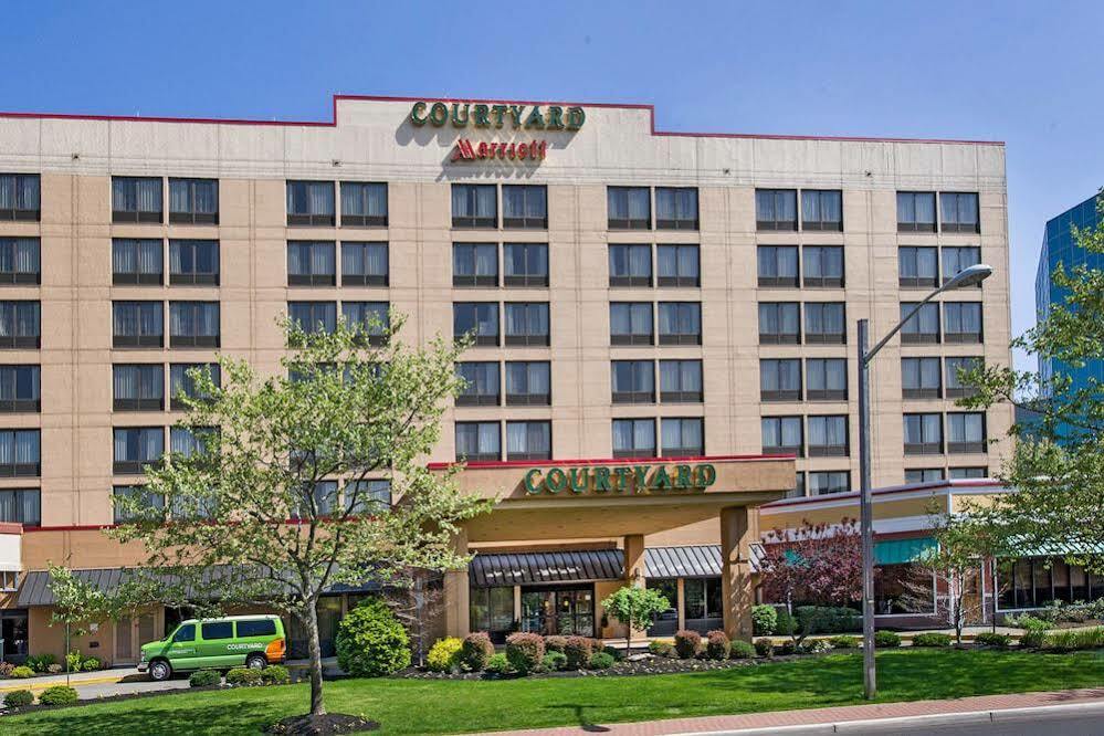 คอร์ตยาร์ด เซคอคัส เมดโดว์แลนด์ Hotel ซีคอคัส ภายนอก รูปภาพ